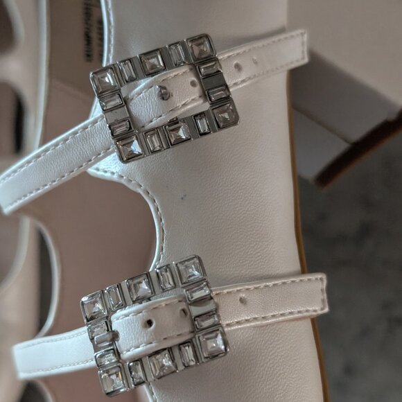 Dream Pairs Girls Mary Jane Dress Shoes –White Pumps w/Rhinestone Buckle – Size5 - Picture 4 of 5